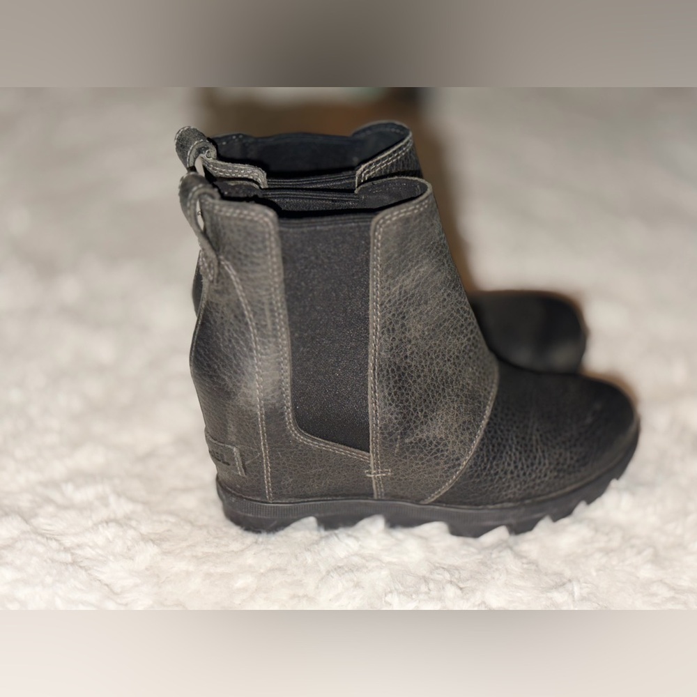 Sorel Women's Dark Gray Chelsea Ankle Boots